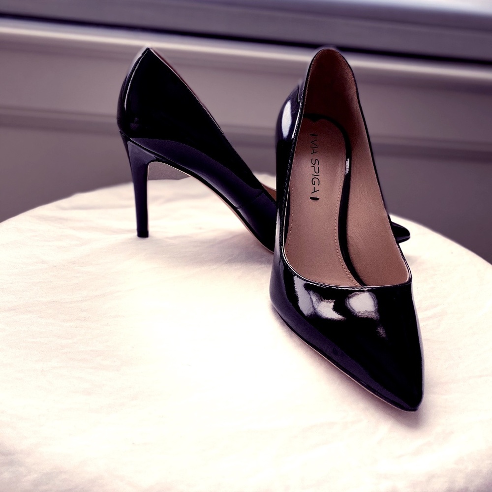 Via Spiga Pointed Toe Pump